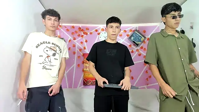 Snapshot of Fresahot2005 chatting on 02-10-25, 07:28 Fresahot2005 online show from 02-10-25, 07:28