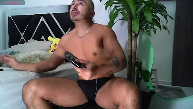 Snapshot of LeooBigBoy chatting on 02-27-25, 04:24 LeooBigBoy online show from 02-27-25, 04:24