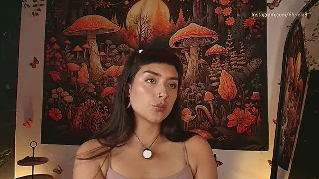 6Briela9  online show from 05-15-26, 06:17