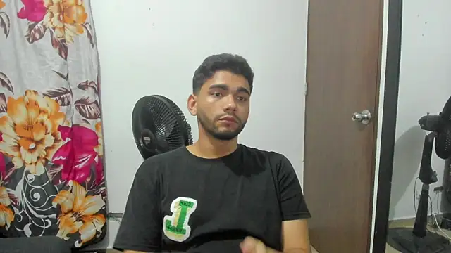Snapshot of Dante_Damare chatting on 12-15-24, 04:29 Dante Damare online show from 12-15-24, 04:29