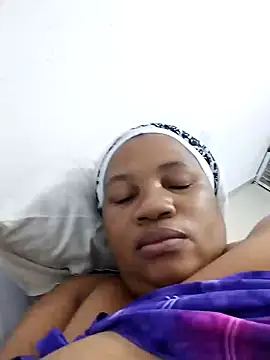 Snapshot of Bustyslave48 chatting on 10-16-25, 09:56 Bustyslave48 online show from 10-16-25, 09:56