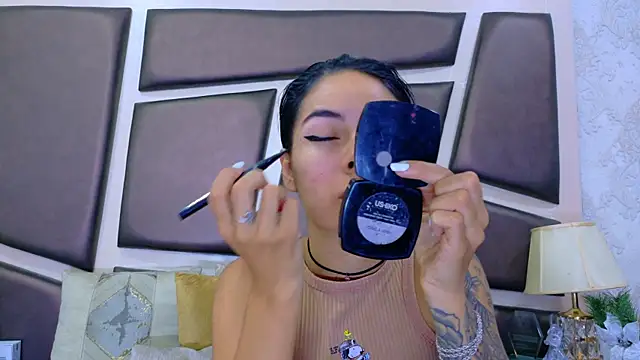 NicoleEsposito online show from 04-28-26, 01:04