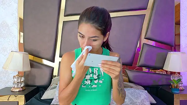 Snapshot of NicoleEsposito chatting on 10-07-25, 12:50 NicoleEsposito online show from 10-07-25, 12:50