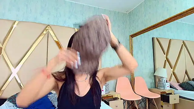 Snapshot of NicoleEsposito chatting on 03-08-25, 10:22 NicoleEsposito online show from 03-08-25, 10:22