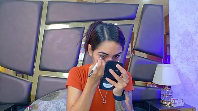 NicoleEsposito online show from 11-05-25, 01:14