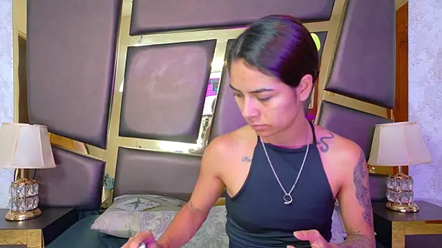 NicoleEsposito online show from 11-24-25, 12:49