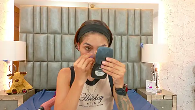 NicoleEsposito online show from 01-13-26, 01:31