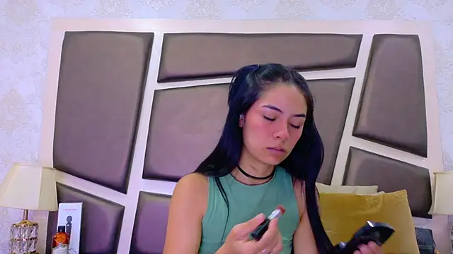NicoleEsposito online show from 06-29-26, 01:00