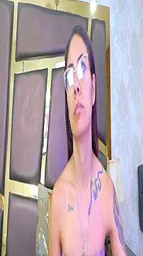 NicoleEsposito online show from 11-26-25, 01:22