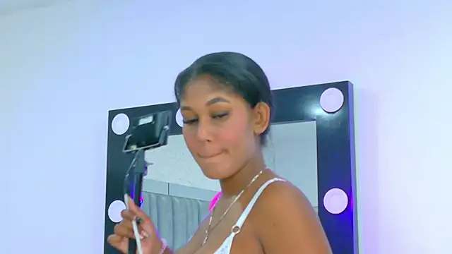 AlisonJaimes online show from 10-31-25, 01:19