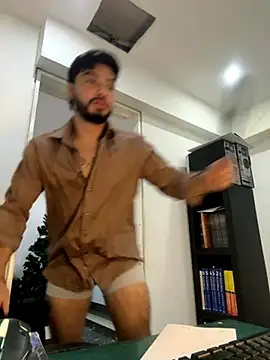 Snapshot of _tony8 chatting on 11-28-25, 05:13 tony8 online show from 11-28-25, 05:13