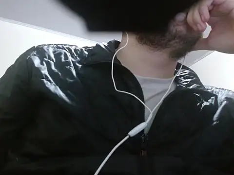 camiloking1720 online show from 09-24-25, 04:52