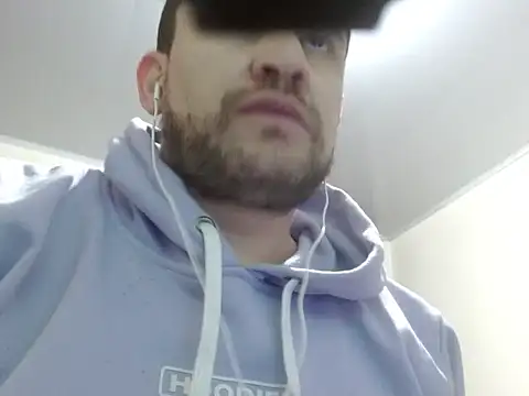 camiloking1720 online show from 12-14-25, 10:37