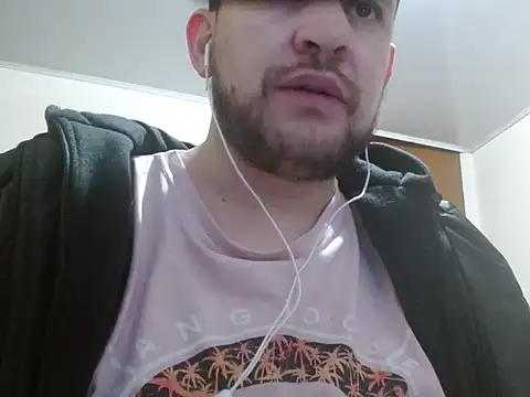 camiloking1720 online show from 10-03-25, 01:42