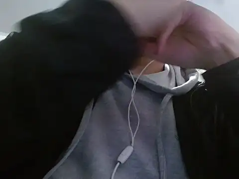 camiloking1720 online show from 09-15-25, 05:19