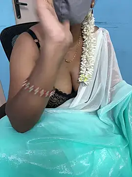 Snapshot of sajeetha chatting on 06-24-26, 02:04 sajeetha online show from 06-24-26, 02:04