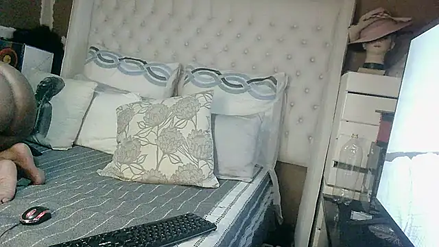 Carocurvy online show from 10-04-25, 06:20