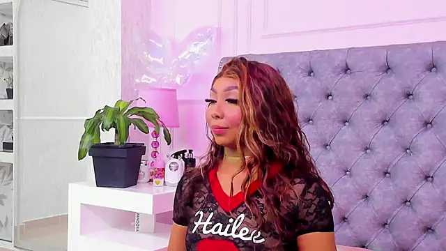 HaileeRoberts online show from 07-05-26, 01:07