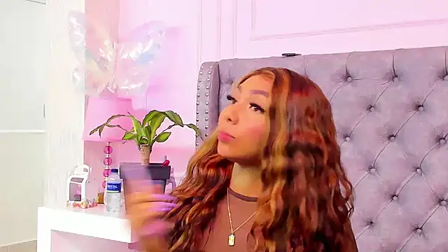 Snapshot of HaileeRoberts chatting on 03-12-26, 12:20 HaileeRoberts online show from 03-12-26, 12:20