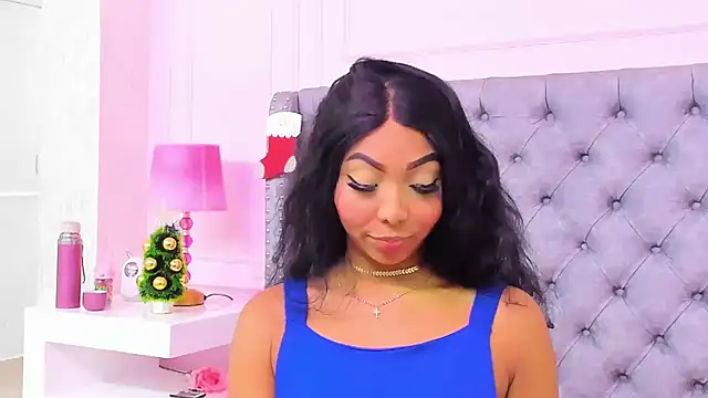 HaileeRoberts online show from 11-30-25, 01:01