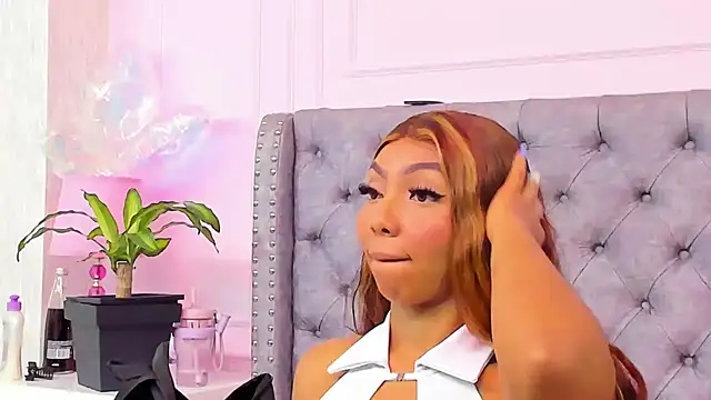 Snapshot of HaileeRoberts chatting on 03-24-26, 12:27 HaileeRoberts online show from 03-24-26, 12:27