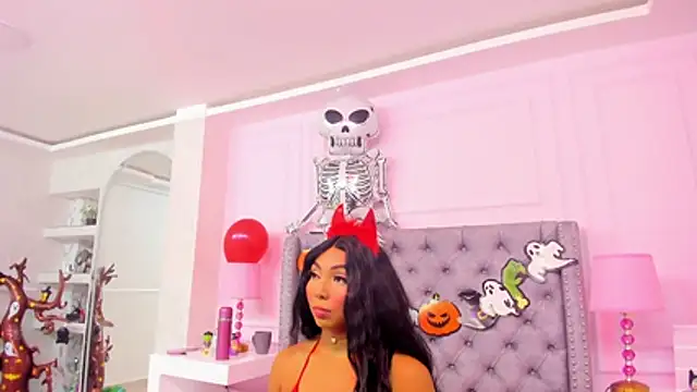 HaileeRoberts online show from 10-24-25, 12:48