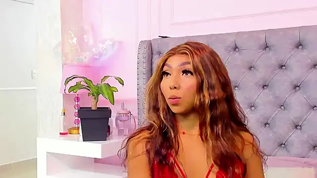 Snapshot of HaileeRoberts chatting on 04-11-26, 12:31 HaileeRoberts online show from 04-11-26, 12:31