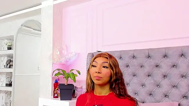 Snapshot of HaileeRoberts chatting on 04-12-26, 12:52 HaileeRoberts online show from 04-12-26, 12:52