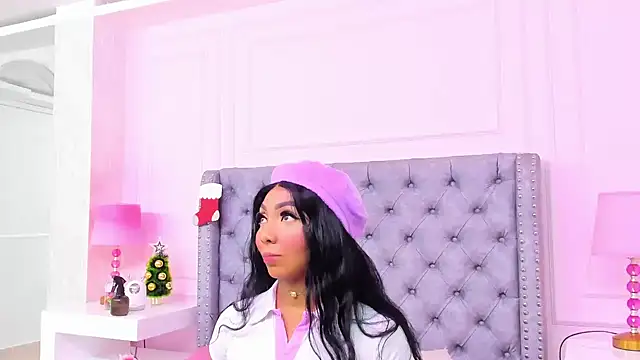 HaileeRoberts online show from 12-04-25, 12:26