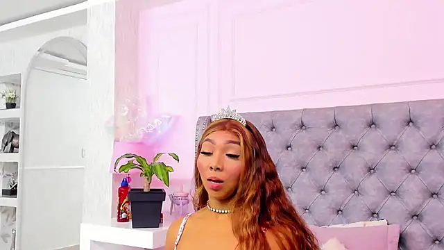 Snapshot of HaileeRoberts chatting on 04-10-26, 12:23 HaileeRoberts online show from 04-10-26, 12:23