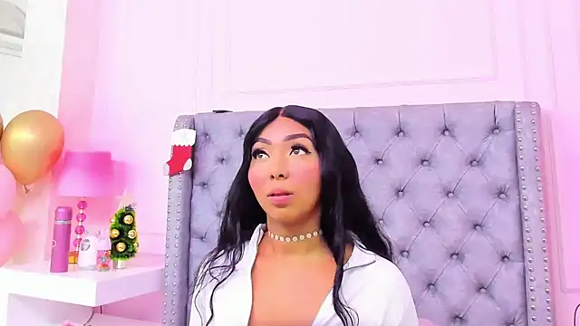 HaileeRoberts online show from 12-15-25, 12:22