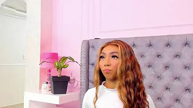 Snapshot of HaileeRoberts chatting on 03-05-26, 12:24 HaileeRoberts online show from 03-05-26, 12:24