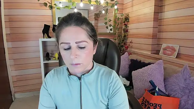 Victoria collins 1 online show from 02-14-26, 10:59