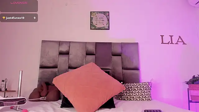 Lia johnsonn online show from 03-20-26, 11:44