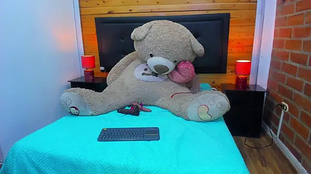 Snapshot of Dulcex69 chatting on 03-03-25, 12:06 Dulcex69 online show from 03-03-25, 12:06