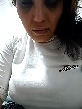 Snapshot of nazii010 chatting on 10-18-25, 02:46 nazii010 online show from 10-18-25, 02:46