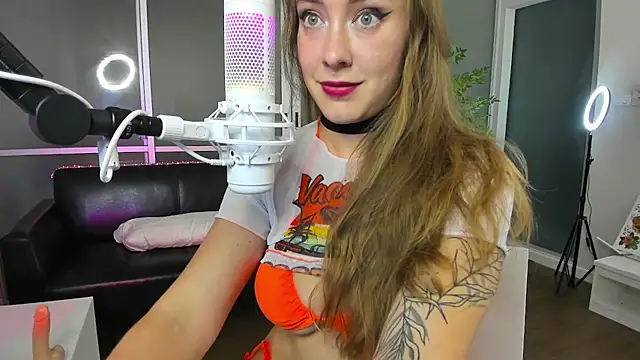 Snapshot of AngelPaull chatting on 12-16-24, 12:15 AngelPaull online show from 12-16-24, 12:15