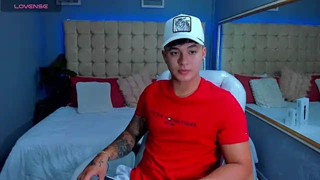 Cristopher strong online show from 09-28-25, 02:46