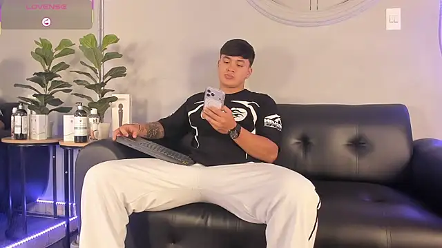 Cristopher strong online show from 04-09-26, 01:28