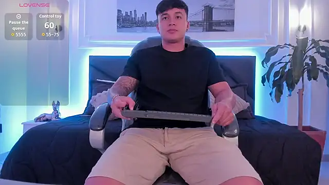 Cristopher strong online show from 11-09-25, 09:57