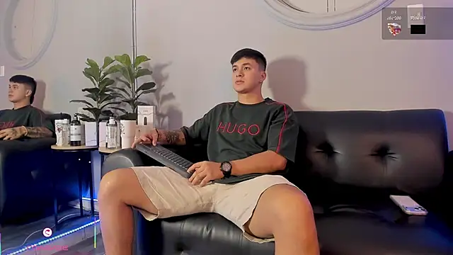 Snapshot of Cristopher_strong chatting on 07-12-26, 01:45 Cristopher strong online show from 07-12-26, 01:45