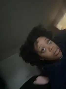 Snapshot of beangirlbenji chatting on 11-18-25, 09:18 beangirlbenji online show from 11-18-25, 09:18