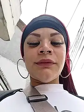 Snapshot of IamAlana_ chatting on 03-08-25, 03:02 IamAlana online show from 03-08-25, 03:02