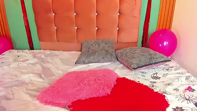 Snapshot of IamAlana_ chatting on 02-17-25, 06:39 IamAlana online show from 02-17-25, 06:39