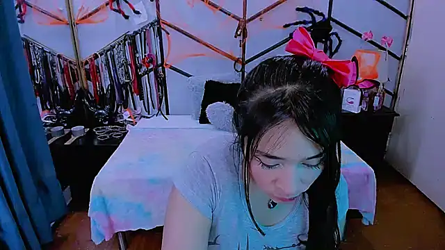 AlanaLuck online show from 10-21-25, 07:24