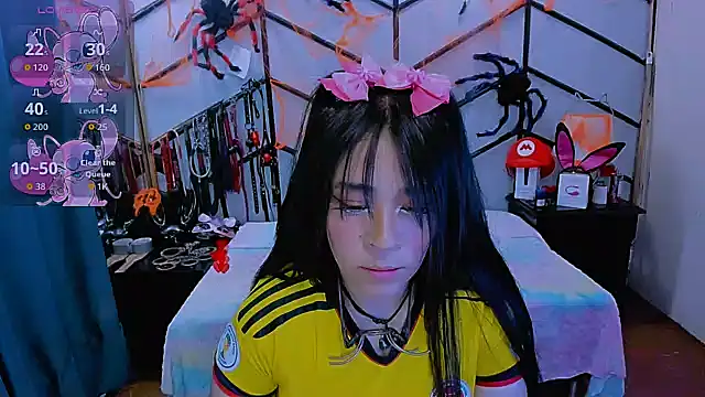 AlanaLuck online show from 10-11-25, 07:15