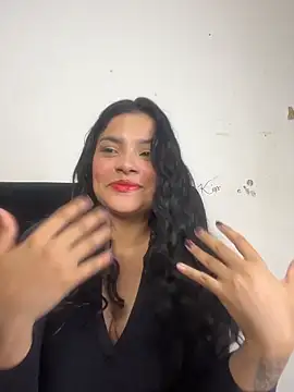 lolaa staars online show from 10-12-25, 03:19