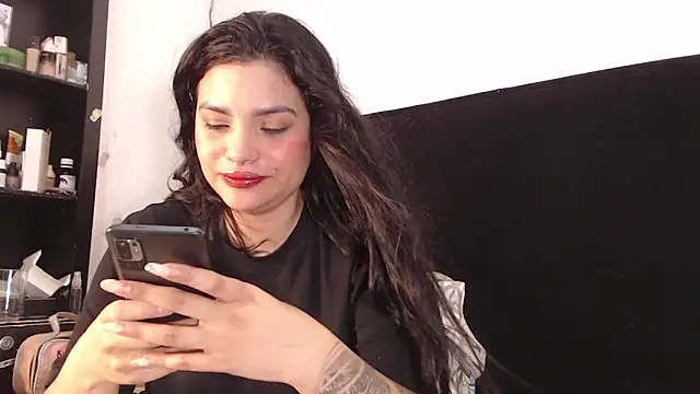 lolaa staars online show from 01-26-25, 12:01