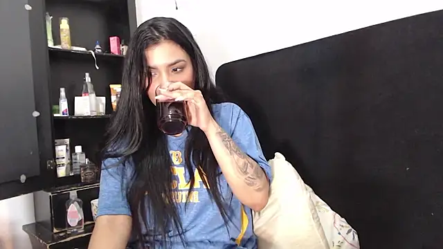 lolaa staars online show from 12-21-24, 07:24