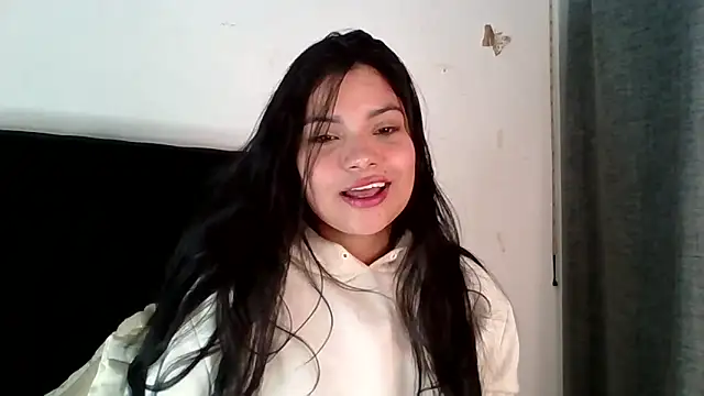 lolaa staars online show from 11-22-25, 07:51